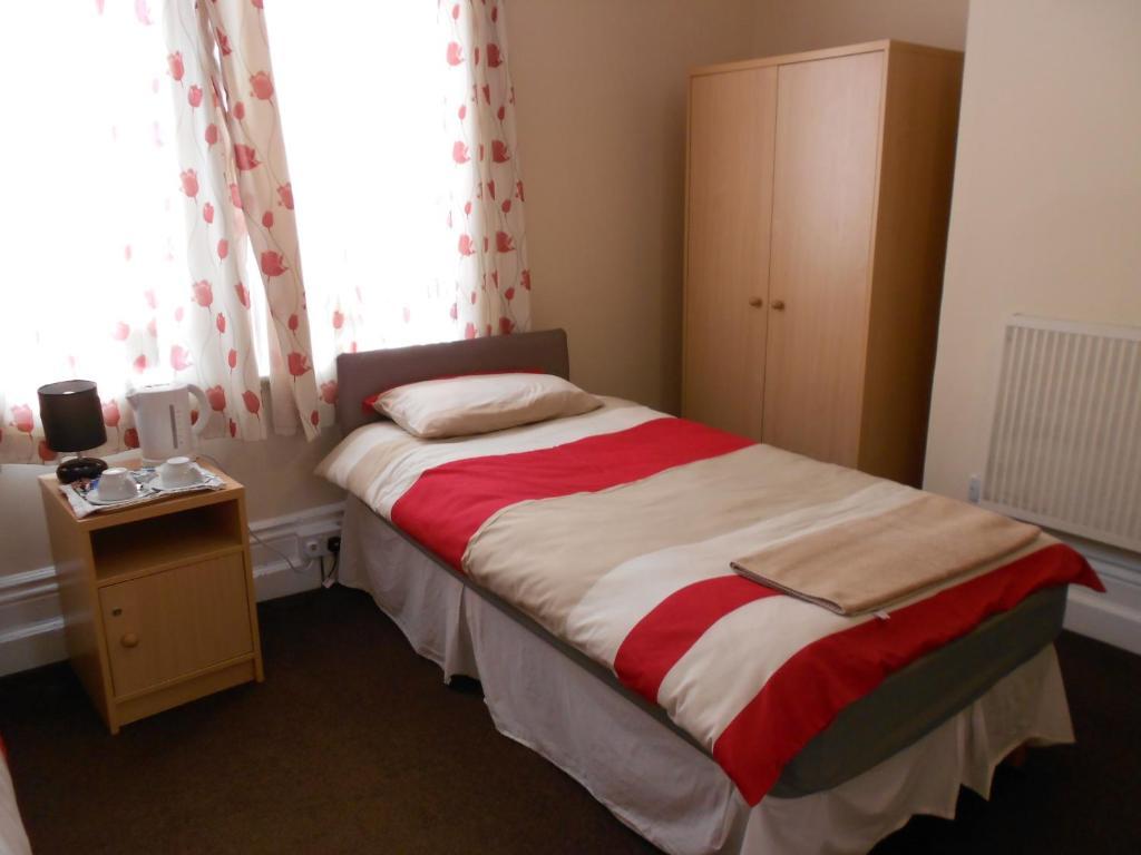 Acorn Lodge Guest House - Free Parking Gosport Habitación foto